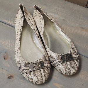 Coach London Flats